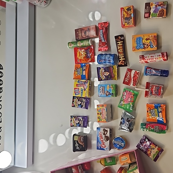 Over 100 mini brands - Picture 4 of 7